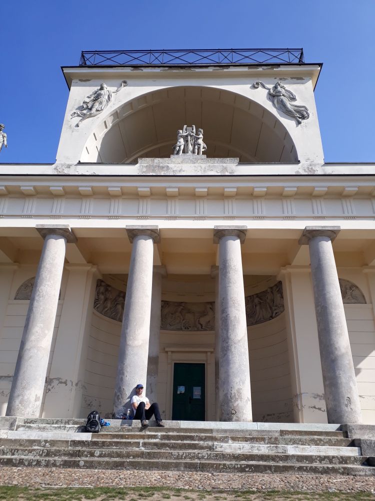 Apollonův chrám, odpočívám