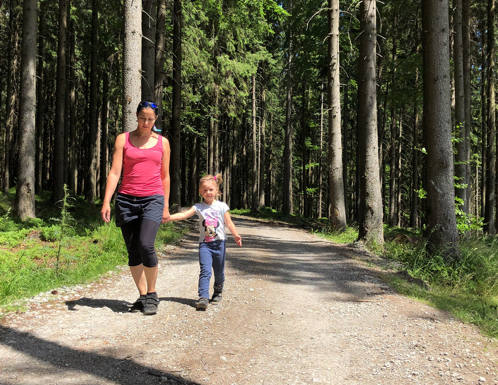 Maky s Adélkou cesotu na Slavíč