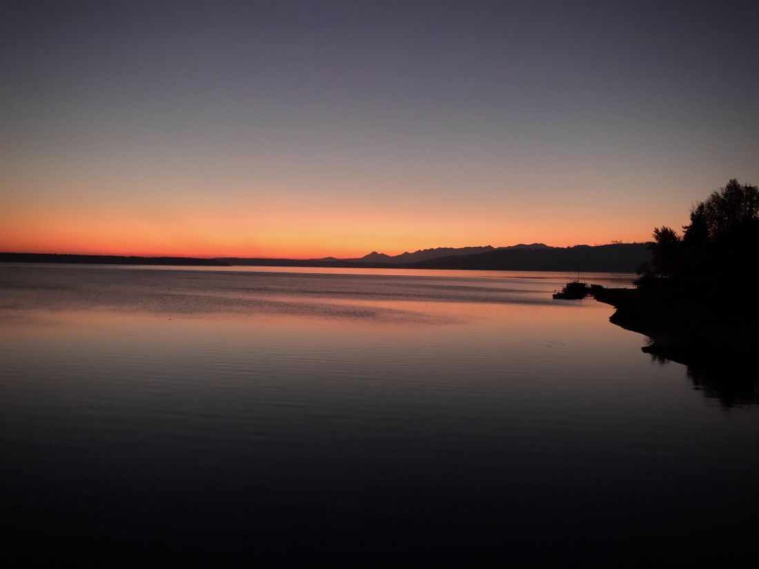 Brzy ráno u Oravské přehrady, Roháče na horizontu