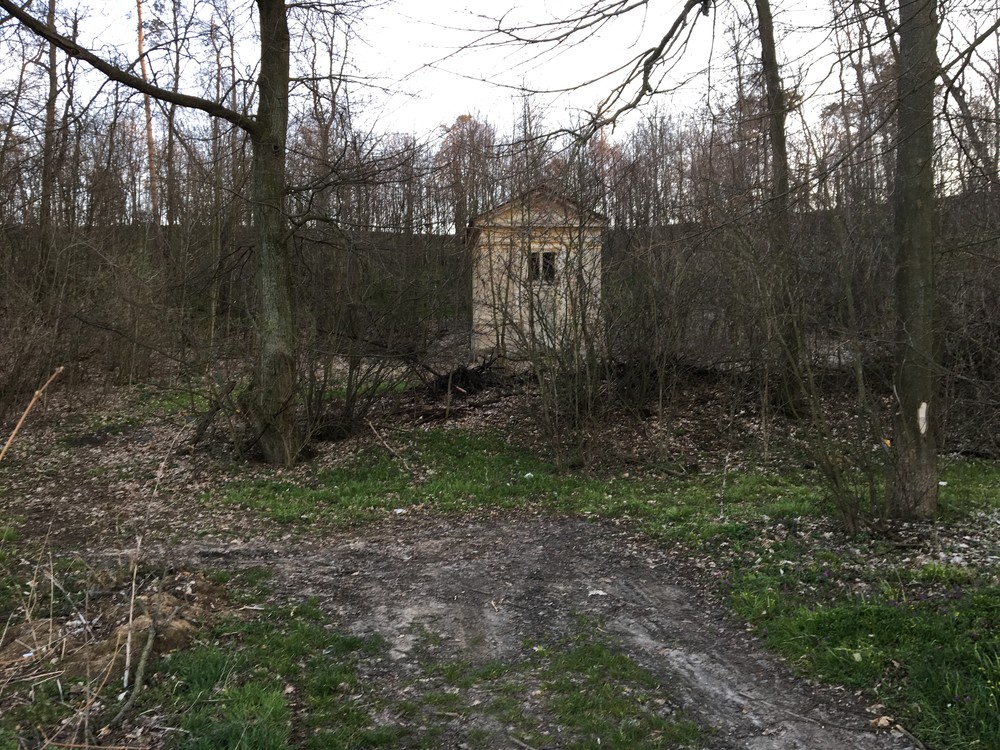 Hrobka hrabat Deymů u Hajan