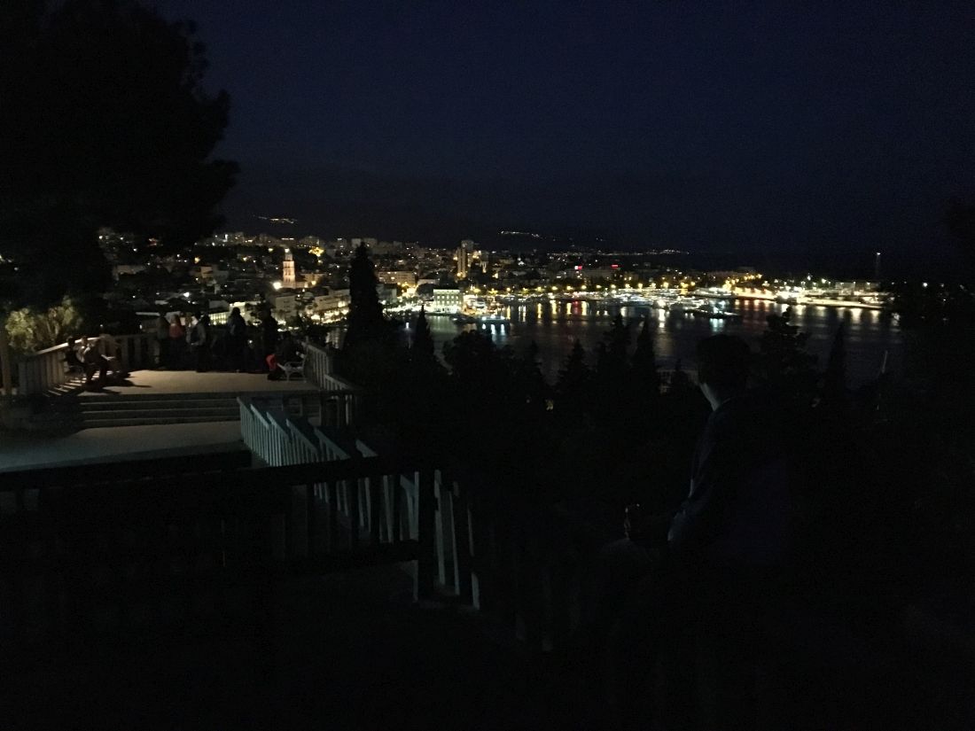 Popíjíme pivo, koukáme na město