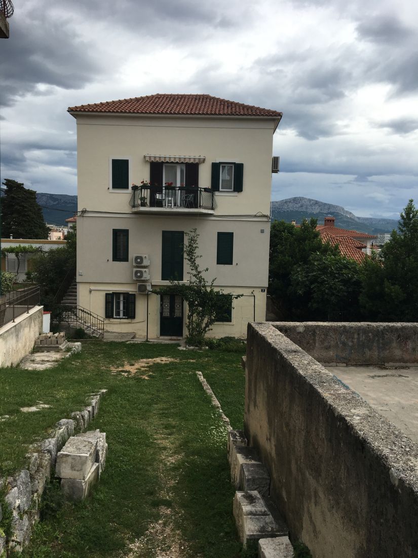 Tady jsme bydleli, bylo to super.