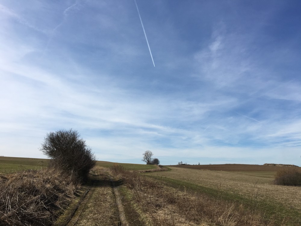 Z údolí jsem se vynořil do krajiny pastvin a malých vesniček