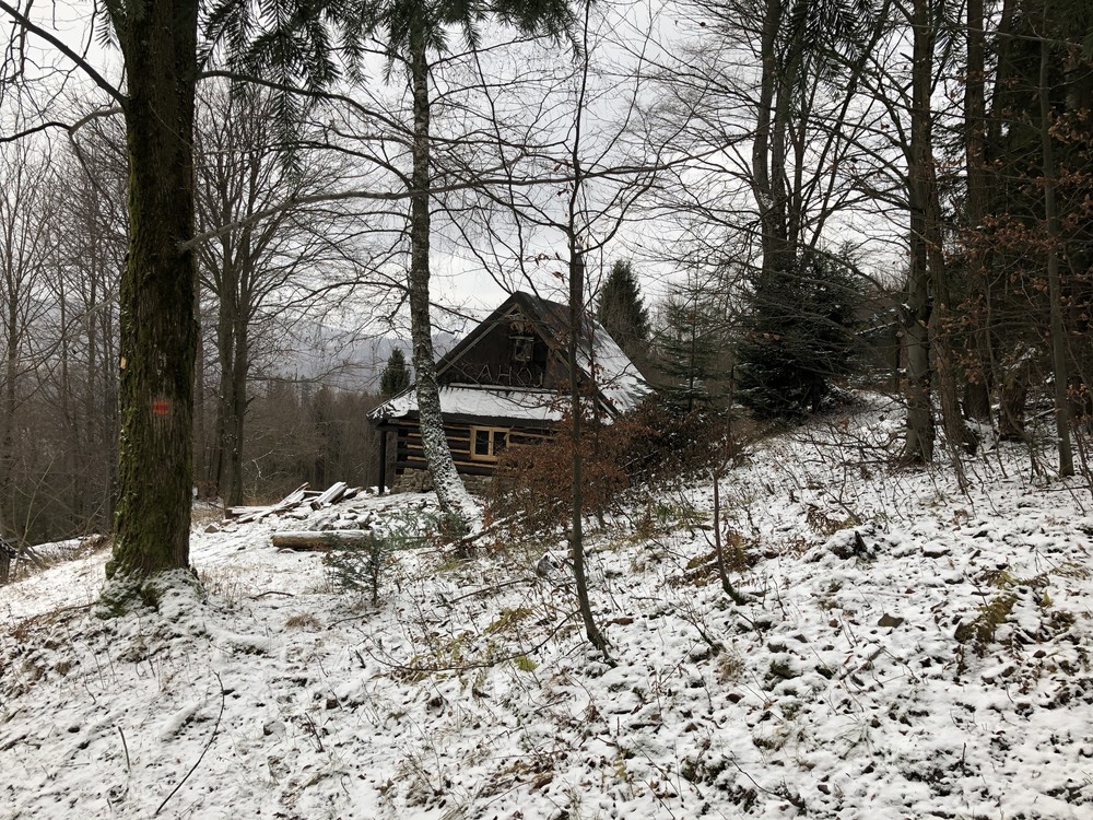 Opouštíme chalupu a jdem nahoru