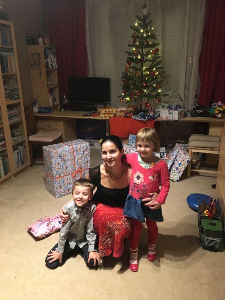 Před rozbalováním dárků