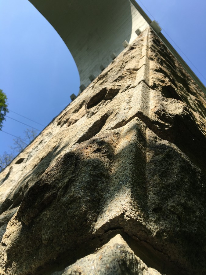 Viadukt stavěl nějaký lezec