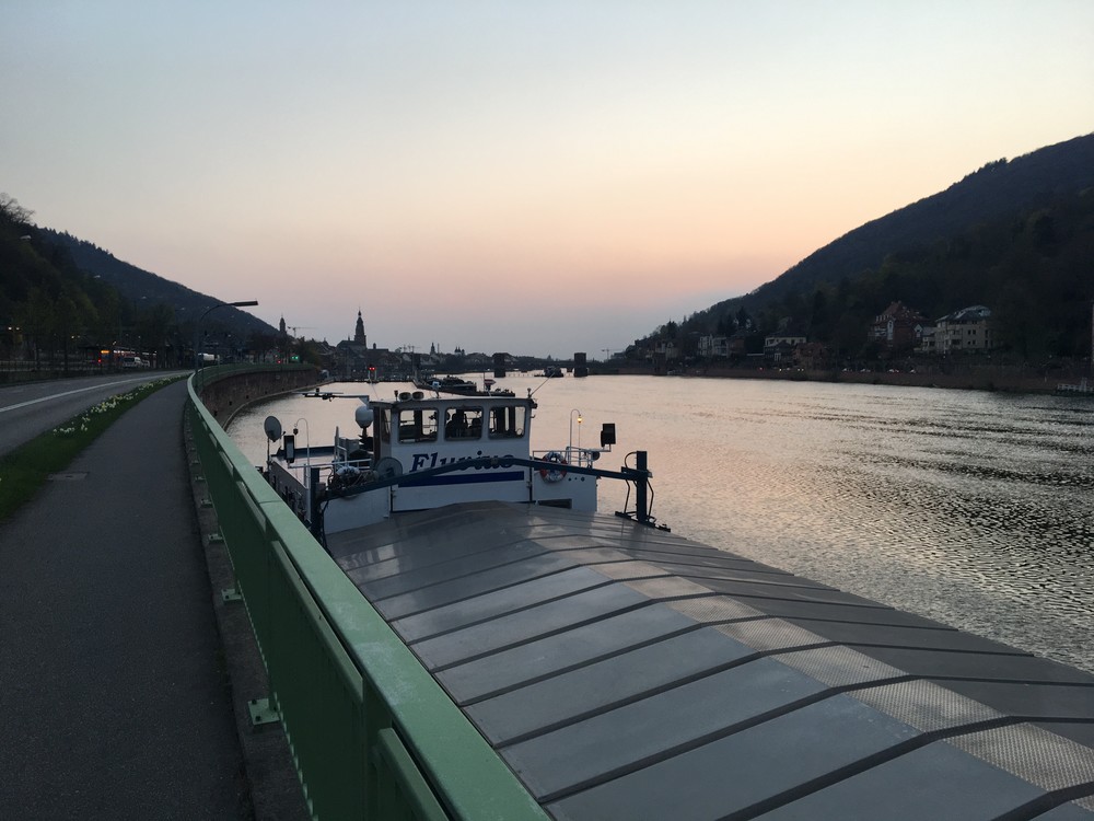 O pár kilometrů dál, před vejzdem do starého Heidelbergu