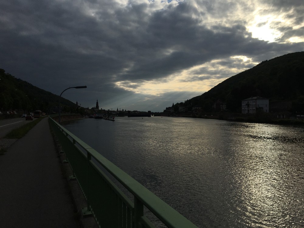 Klasika - příjezd do Heidelbergu podél Neckaru