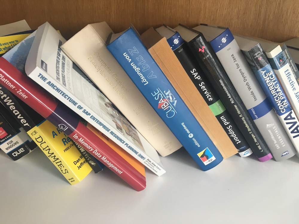 Tuhle knihu (modrou) bych v SAPí knihovně rozhodně nečekal