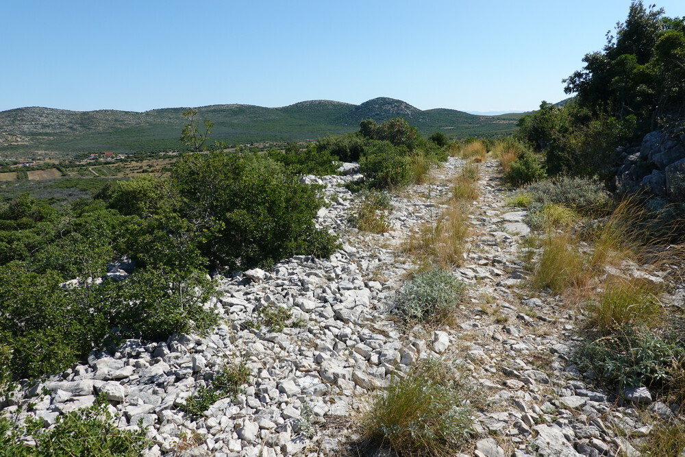 Cesta kolem Vranského jezera
