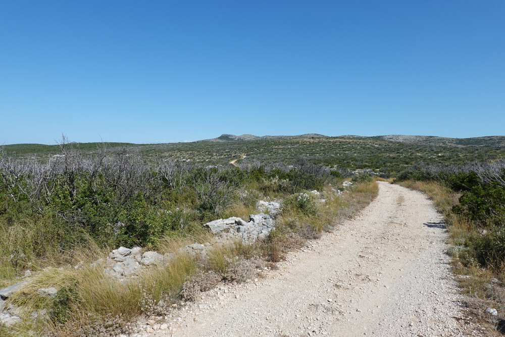 Cesta kolem Vranského jezera