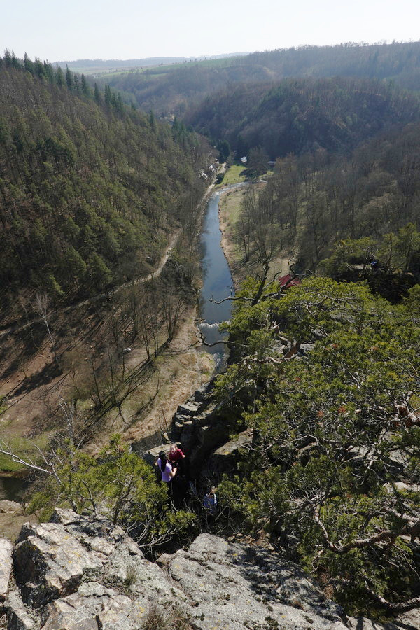 Tam vzadu je Senoradský mlýn