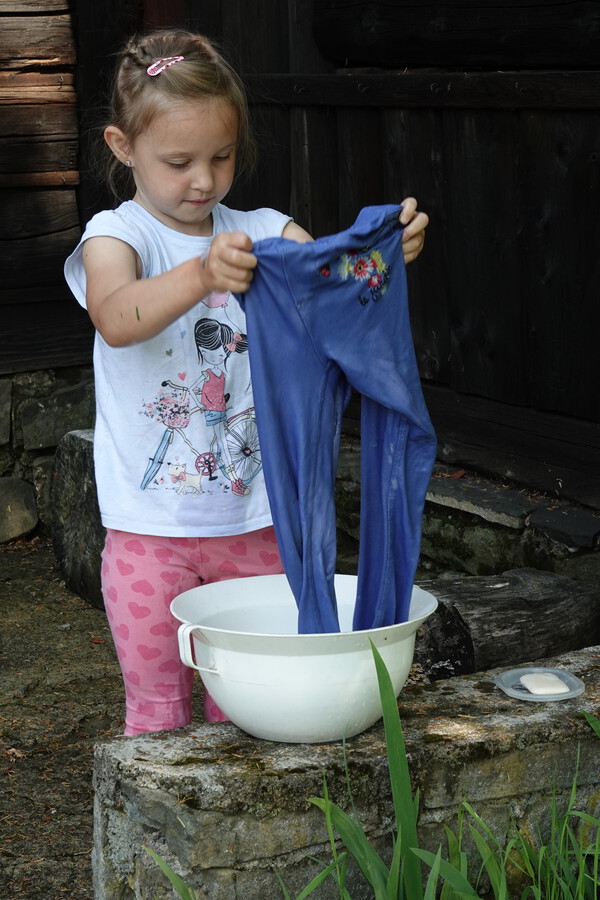 Co jsme si zašpinili, to po sobě vypereme