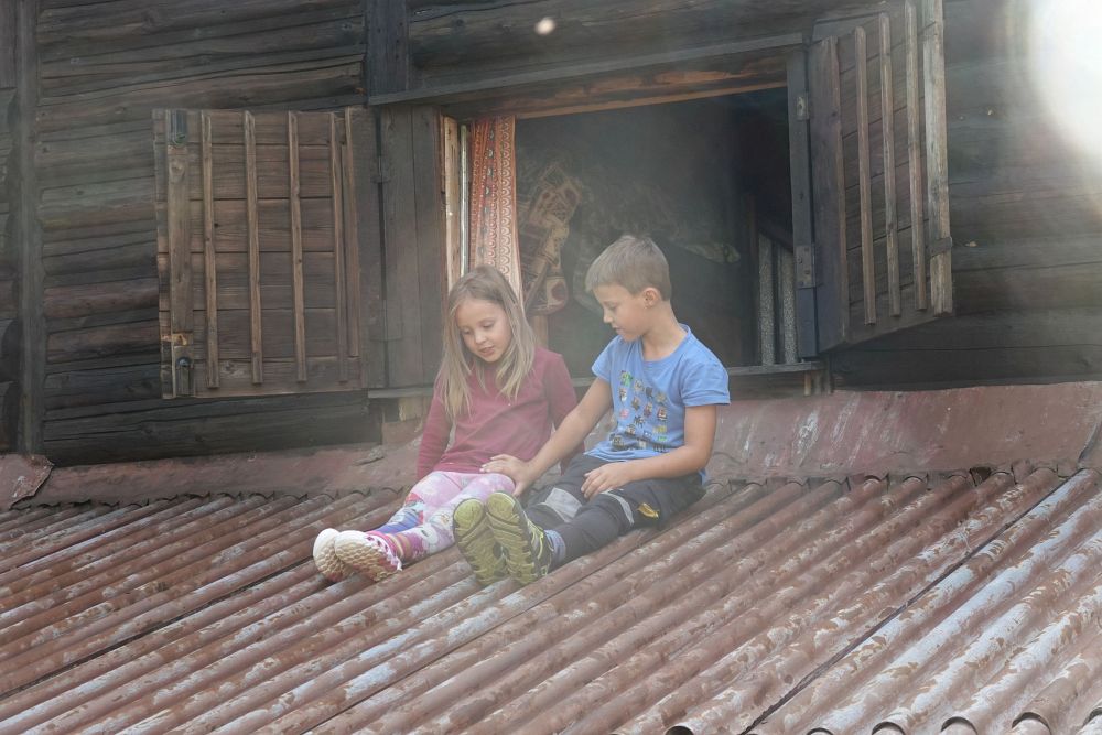 Spiklenci na střeše