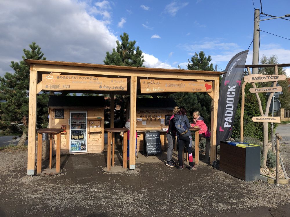 Z nedělní vyjížďky na kole. Tohle stojí ve Vranově.