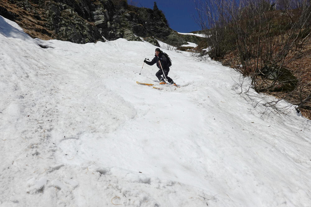 Lyžovačka středem kotle