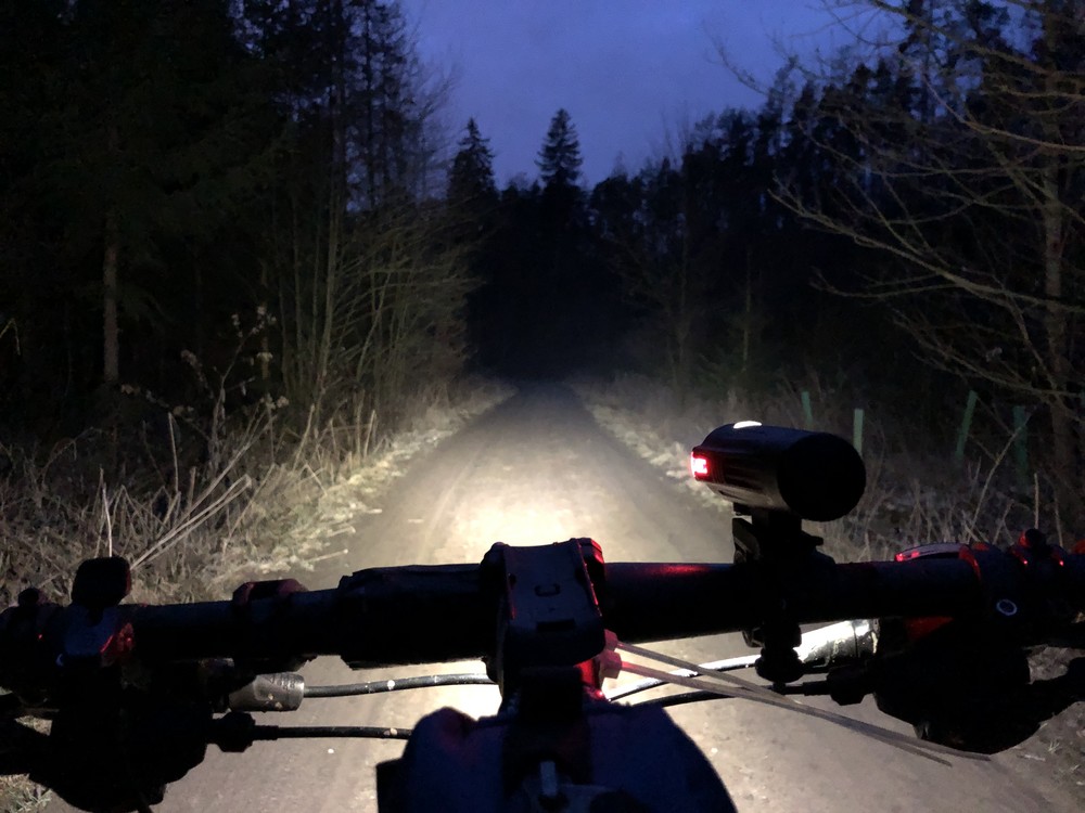 Po setmění, blížím se domů