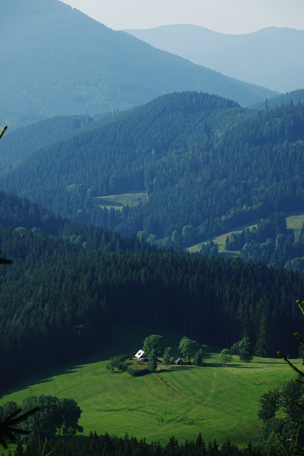 Výhled z hraničního hřebene