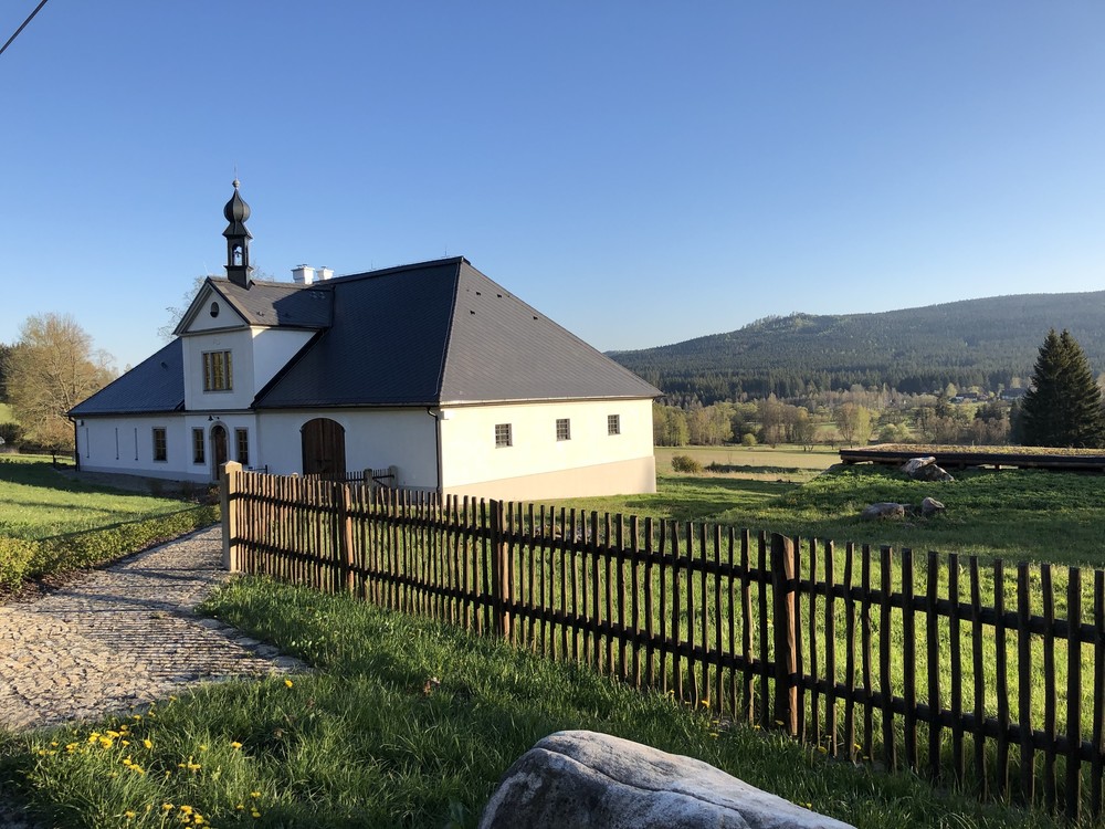 Pohled zpět ze stoupání ke Čtyřem palicím