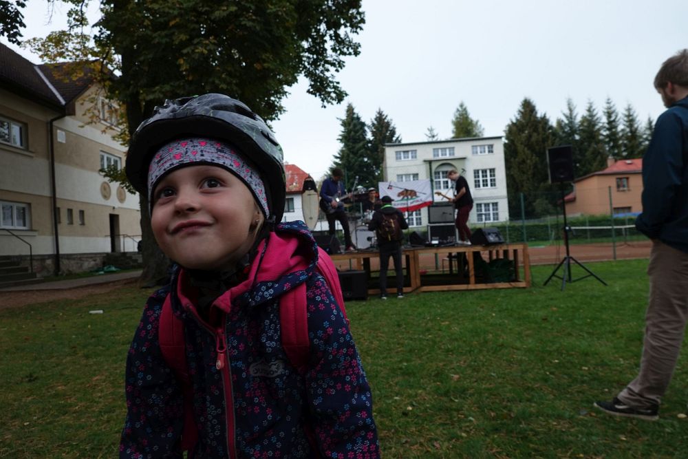 S Adélkou na divokém večírku Svrateckých muzikantů