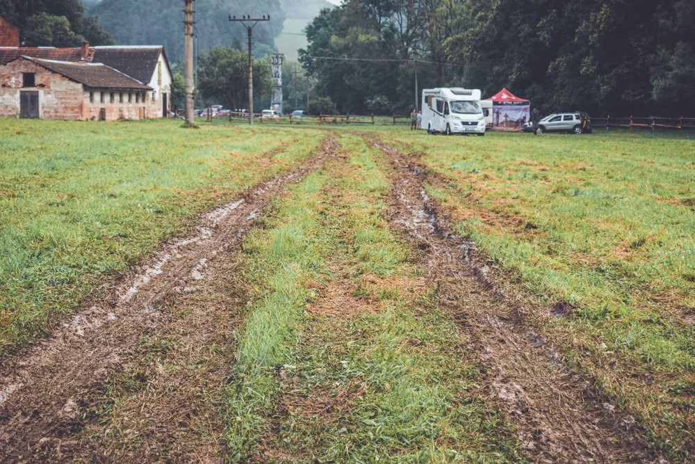 Odjezd z parkoviště