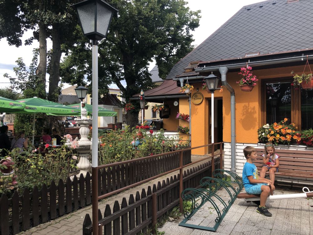 Oběd v Králíkách