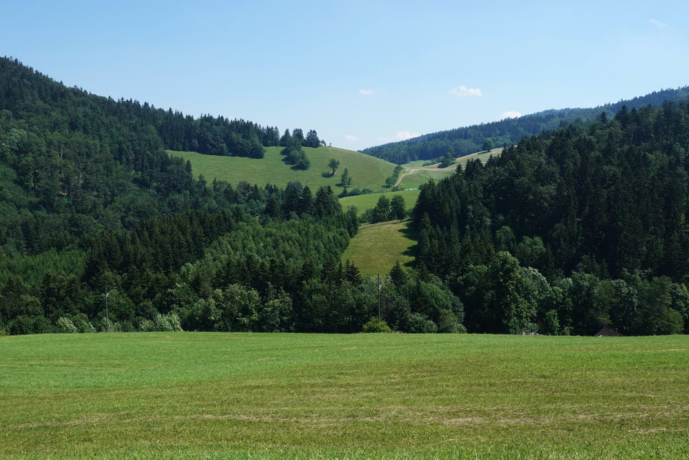 Místo toho sjíždím do Hrozenkova