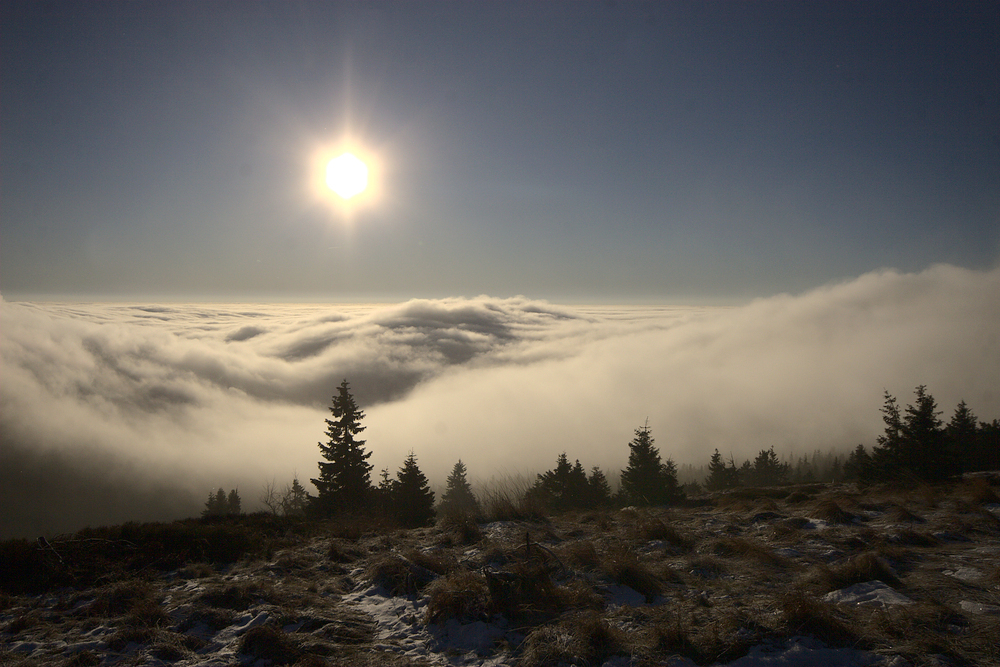 Poslední paprsky před ponořením do mlhy