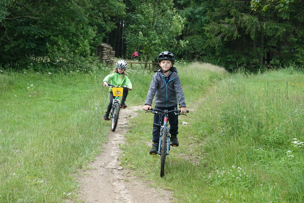 Sofi a Mates cestou z hub