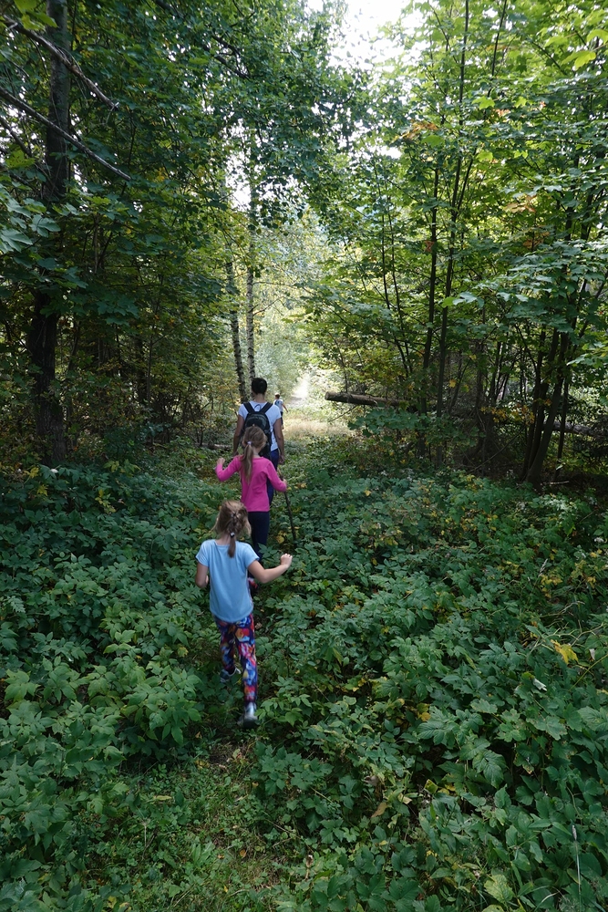 Kvůli rychle jezdícím kolům musíme takhle