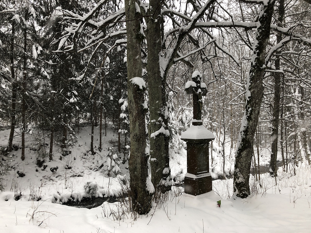 Křížek u Adamovského údolí