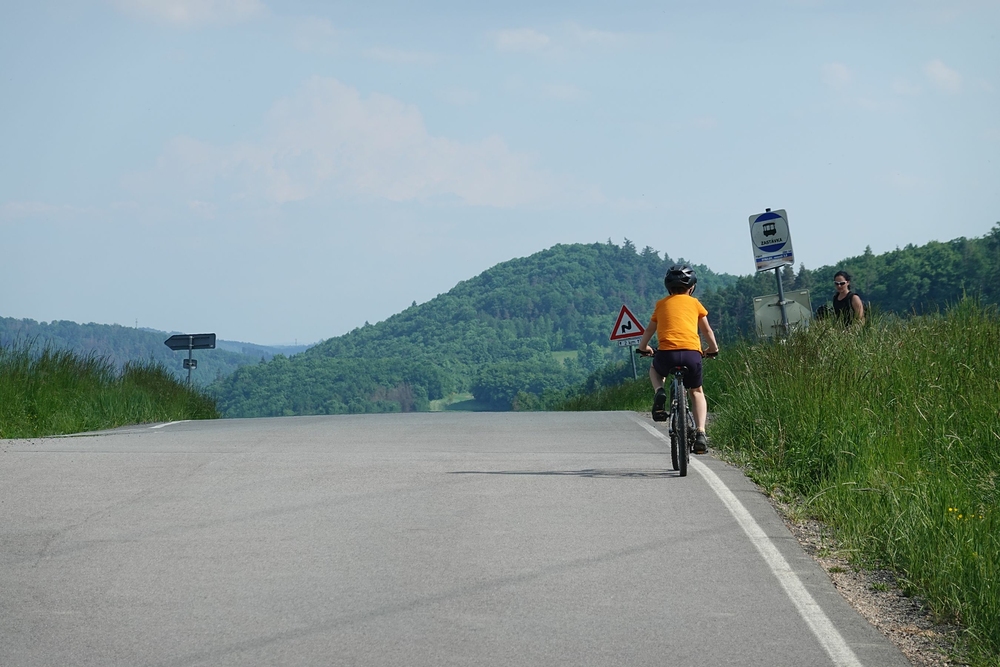 Poslední metry a pak už 10 km z kopce