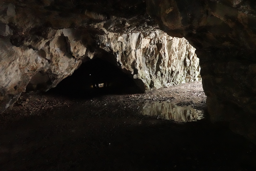 Tradiční průzkum všech bočních jeskyňí