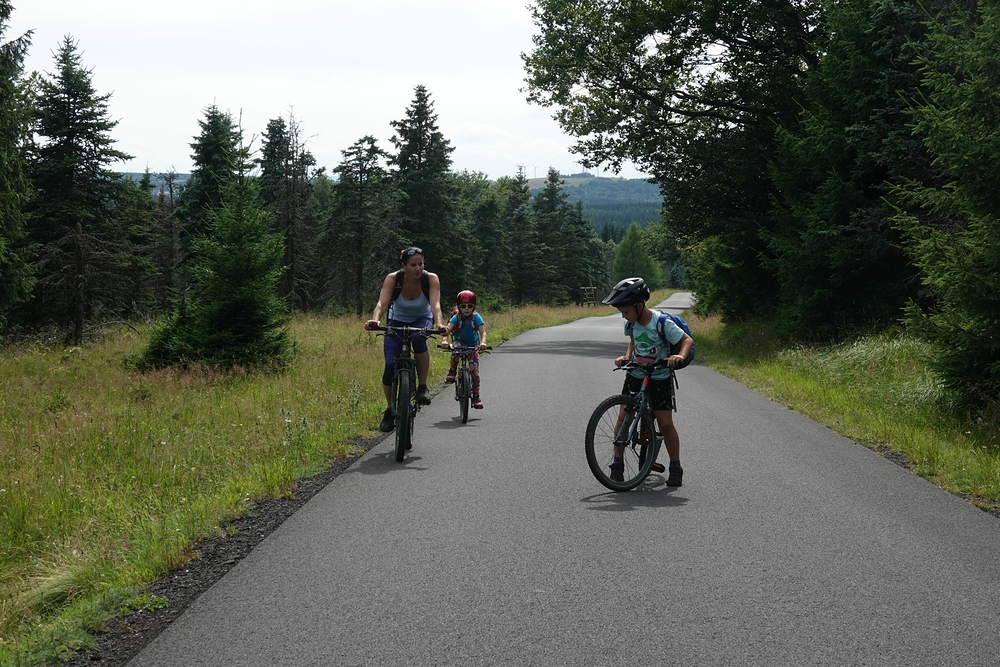 Krásná cesta podél hranic