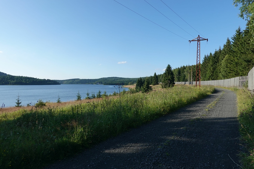 Jedu sám po pětihvězdičkové cyklostezce kolem Flájí