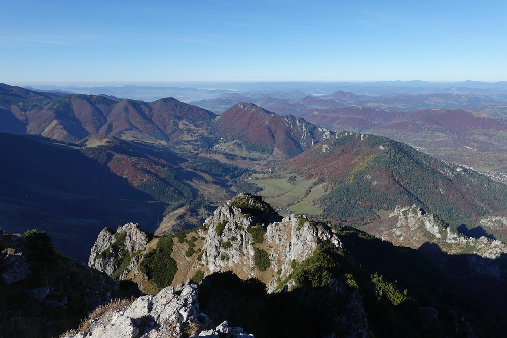 Z Velkého Rozsutce - tam dole máme auto
