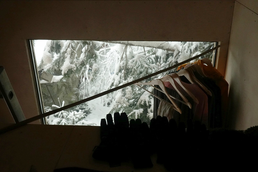 Geniální vynález - sušení na ramínkách