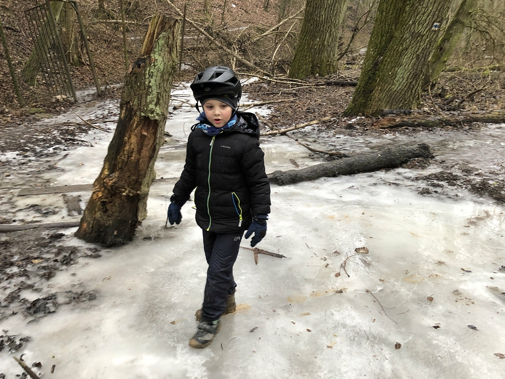 Chození po ledě, lepší než hračky a hry