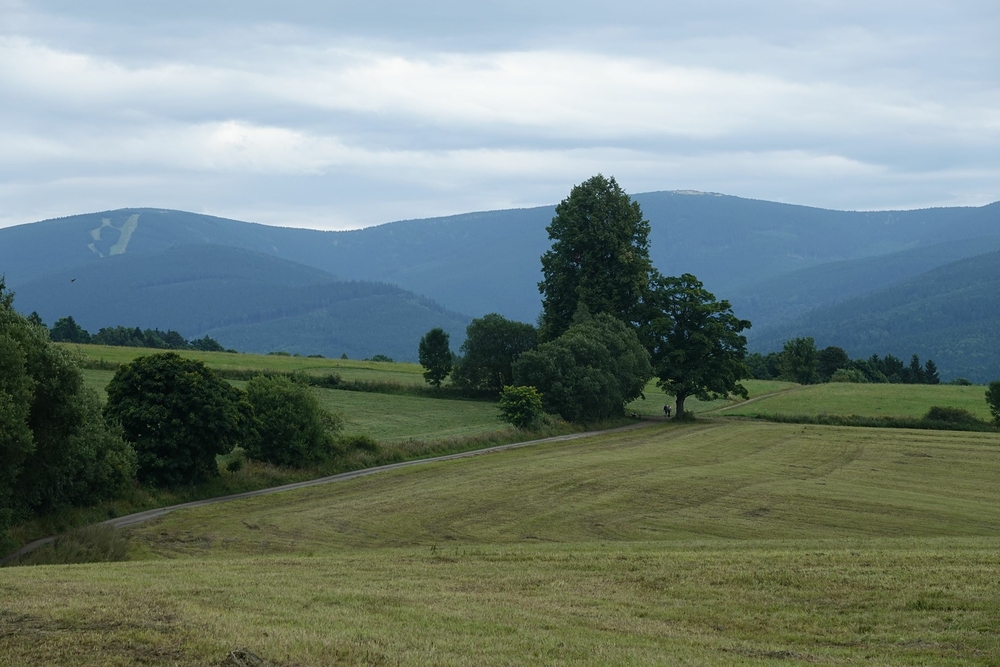 Šerák a kaplička nad Šléglovem