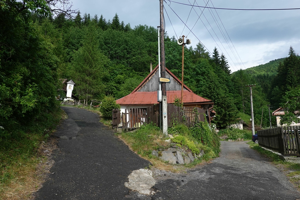 Jdeme doleva nahoru na haldu