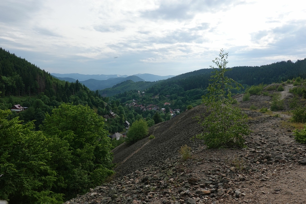 Stojíme na haldě, pod náma Špania dolina