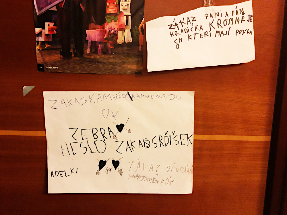 Taky výzdoba - dveře dětského pokojíku