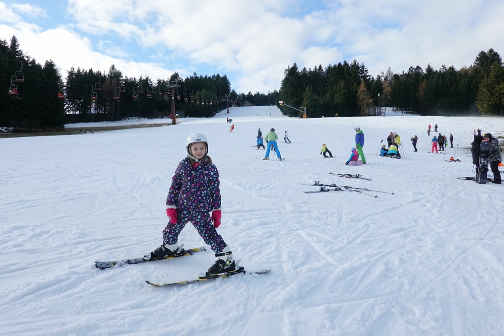Adélka konečně lyžuje