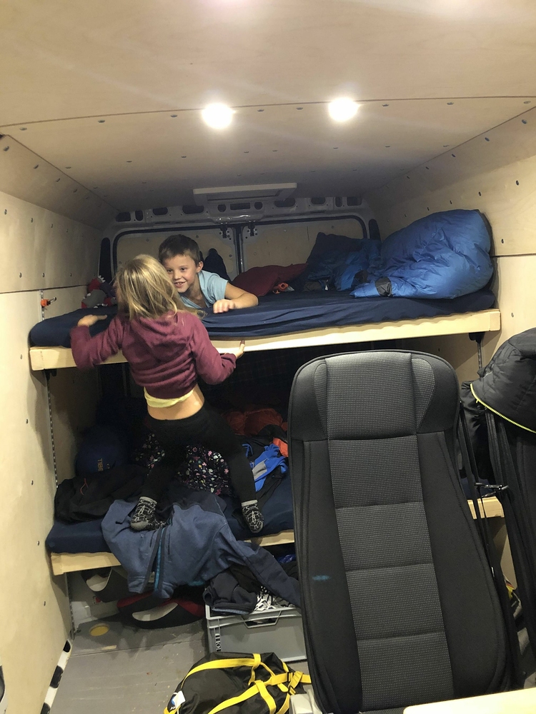 Děti blbnou před spaním