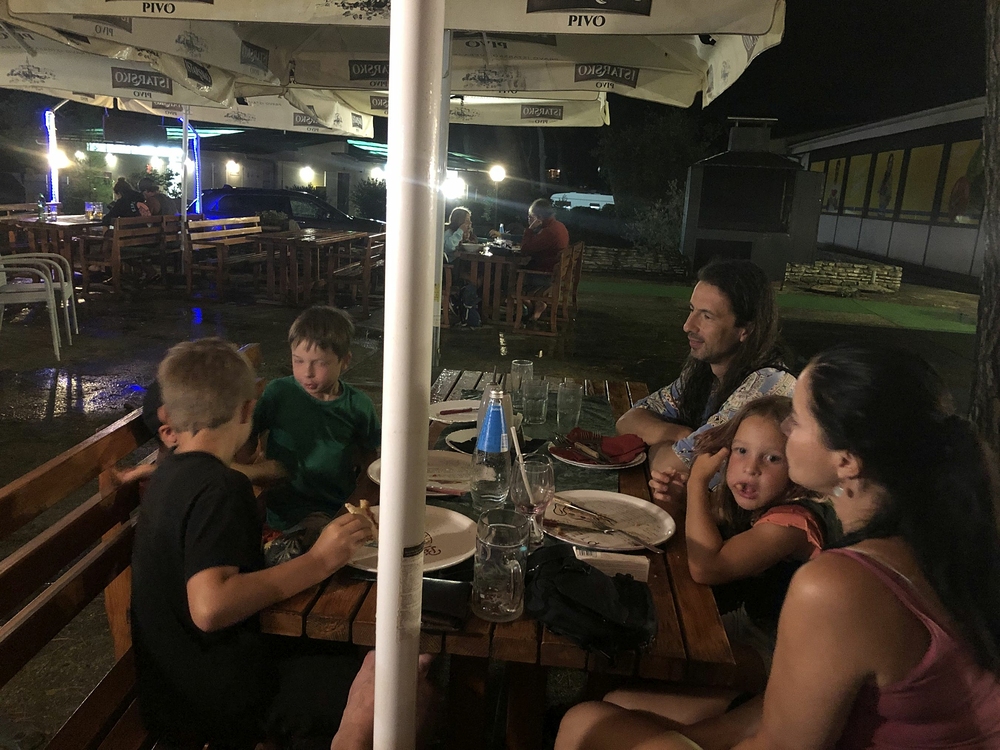 Rozlučková večeře