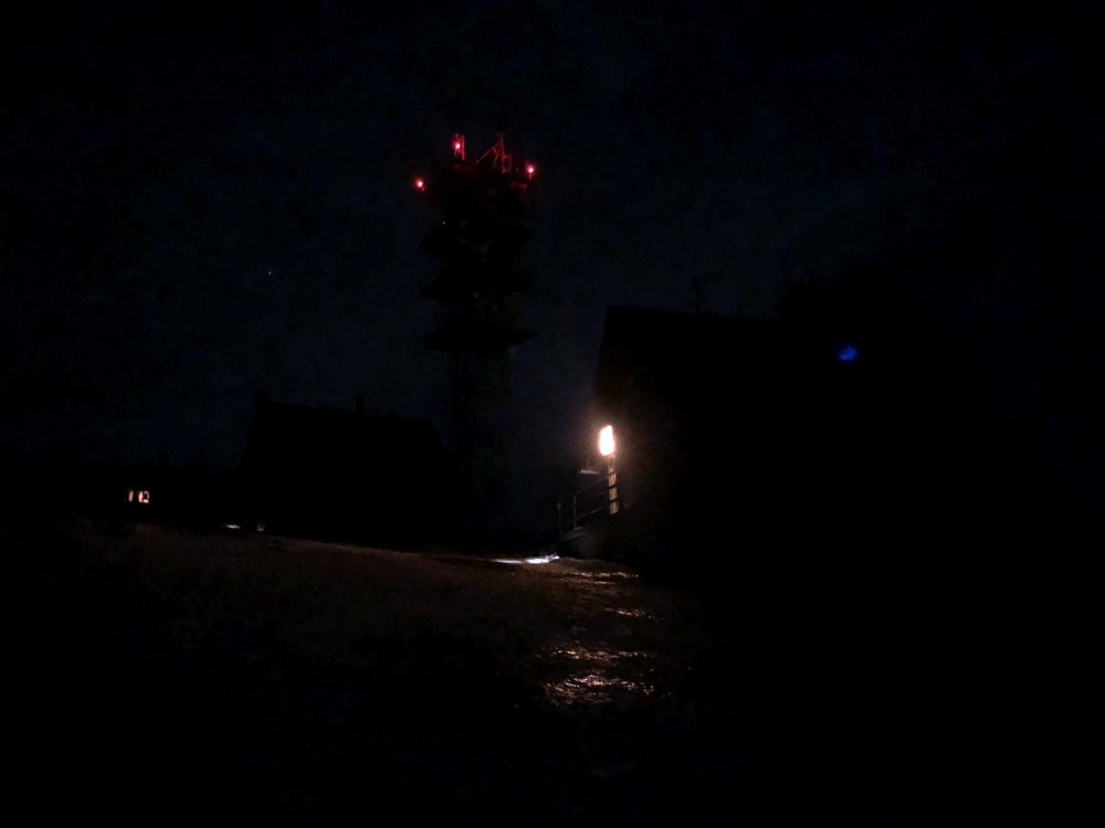 Vysílač a bouda horské služby