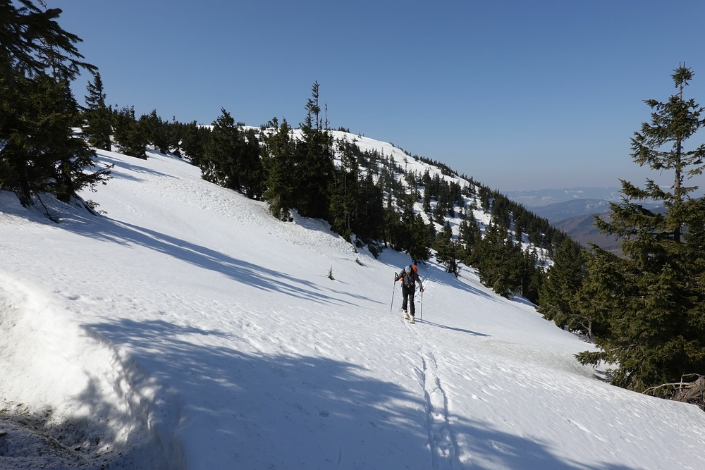 Vzadu Břidličná hora a náš sjezd