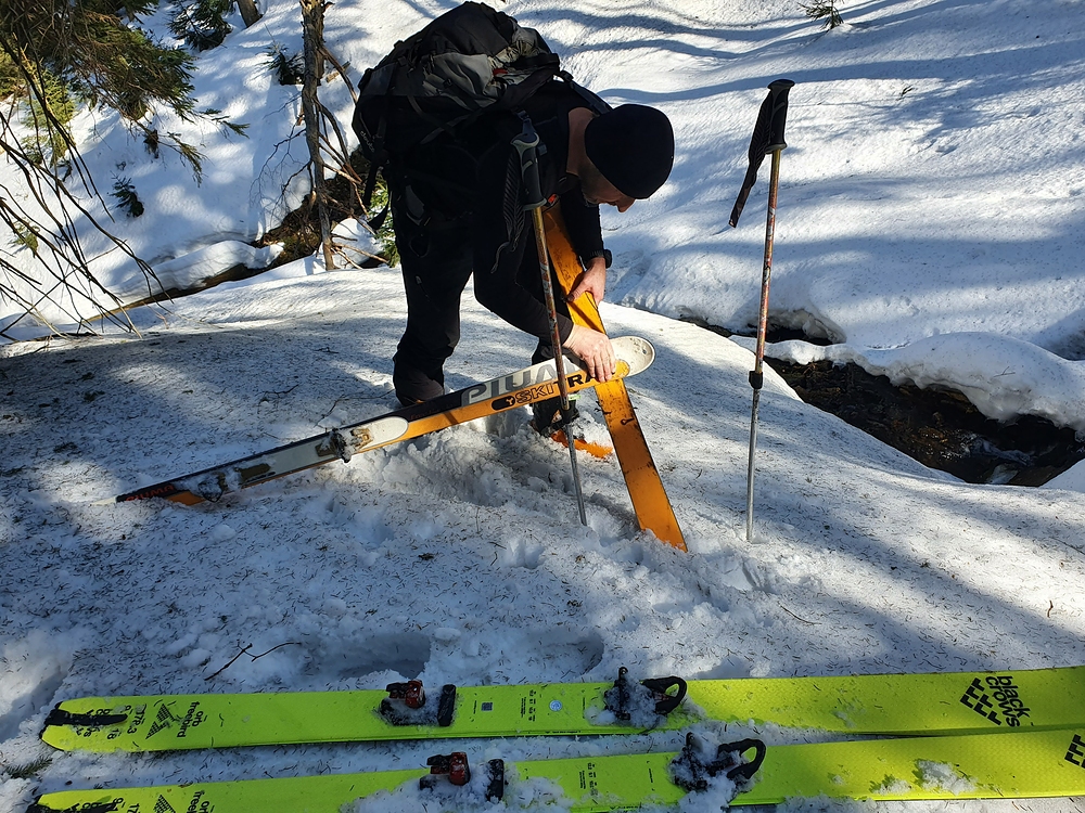 Lepidlo z pásů mě trápilo