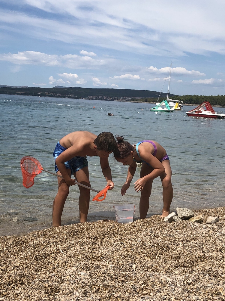 Děti si hrají, rodiče mají klid