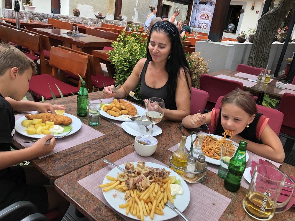 Každý podle chuti (já mám olihně)